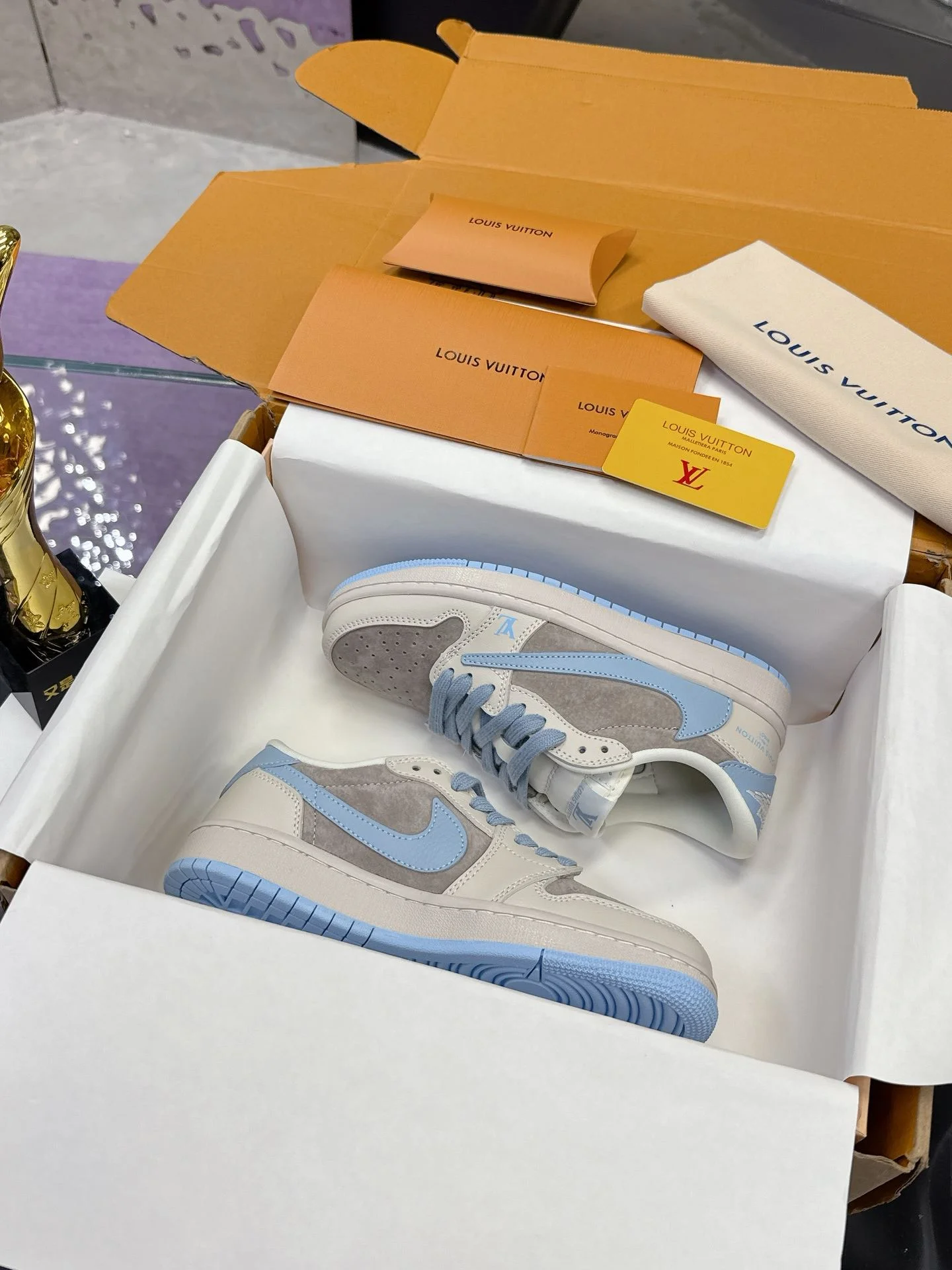 Colorful Louis Vuitton x Nike Shoes 31366