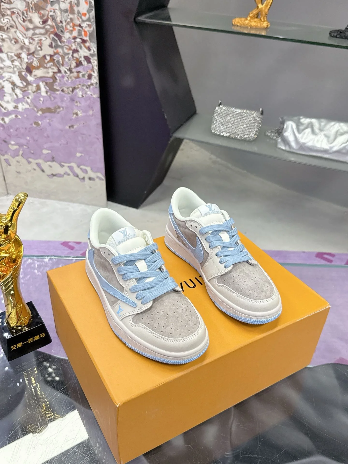 Colorful Louis Vuitton x Nike Shoes 31366