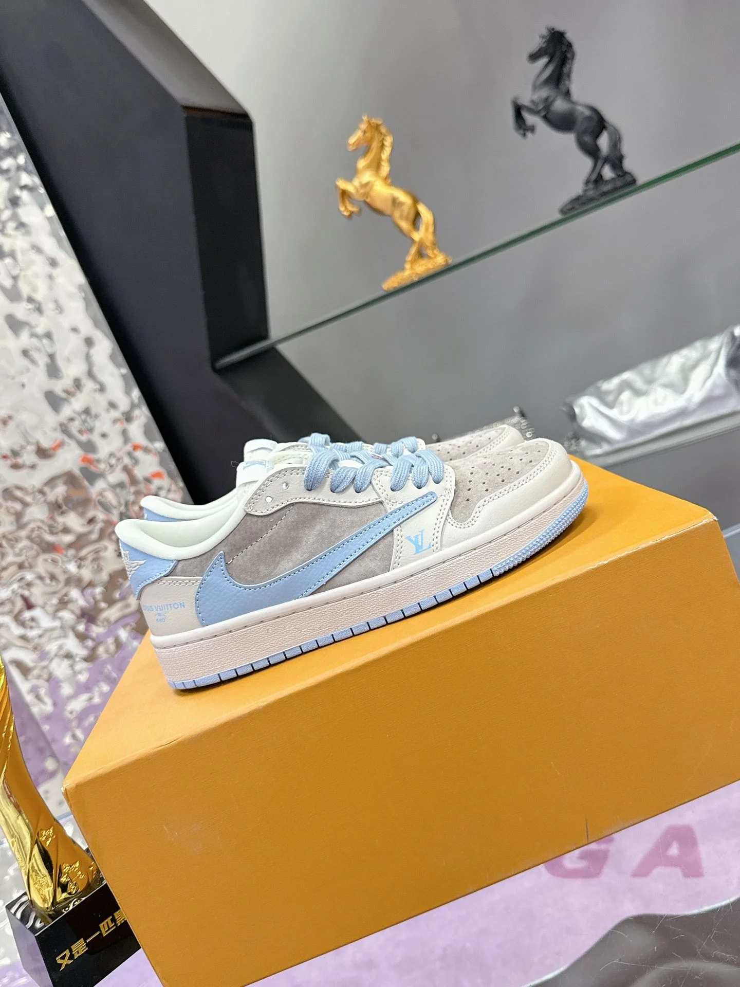 Colorful Louis Vuitton x Nike Shoes 31366