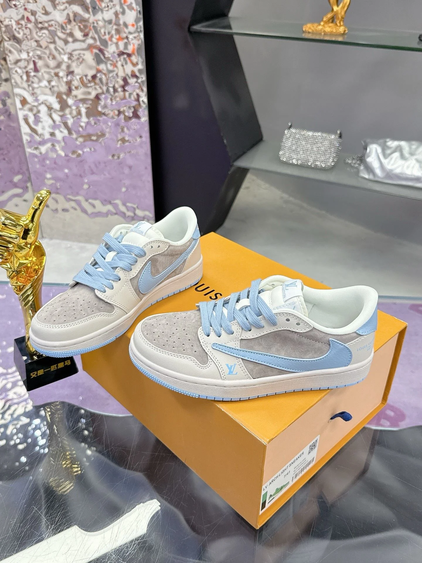 Colorful Louis Vuitton x Nike Shoes 31366