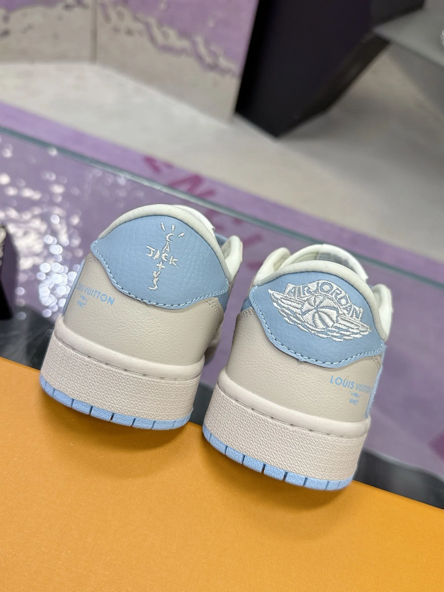 Colorful Louis Vuitton x Nike Shoes 31366