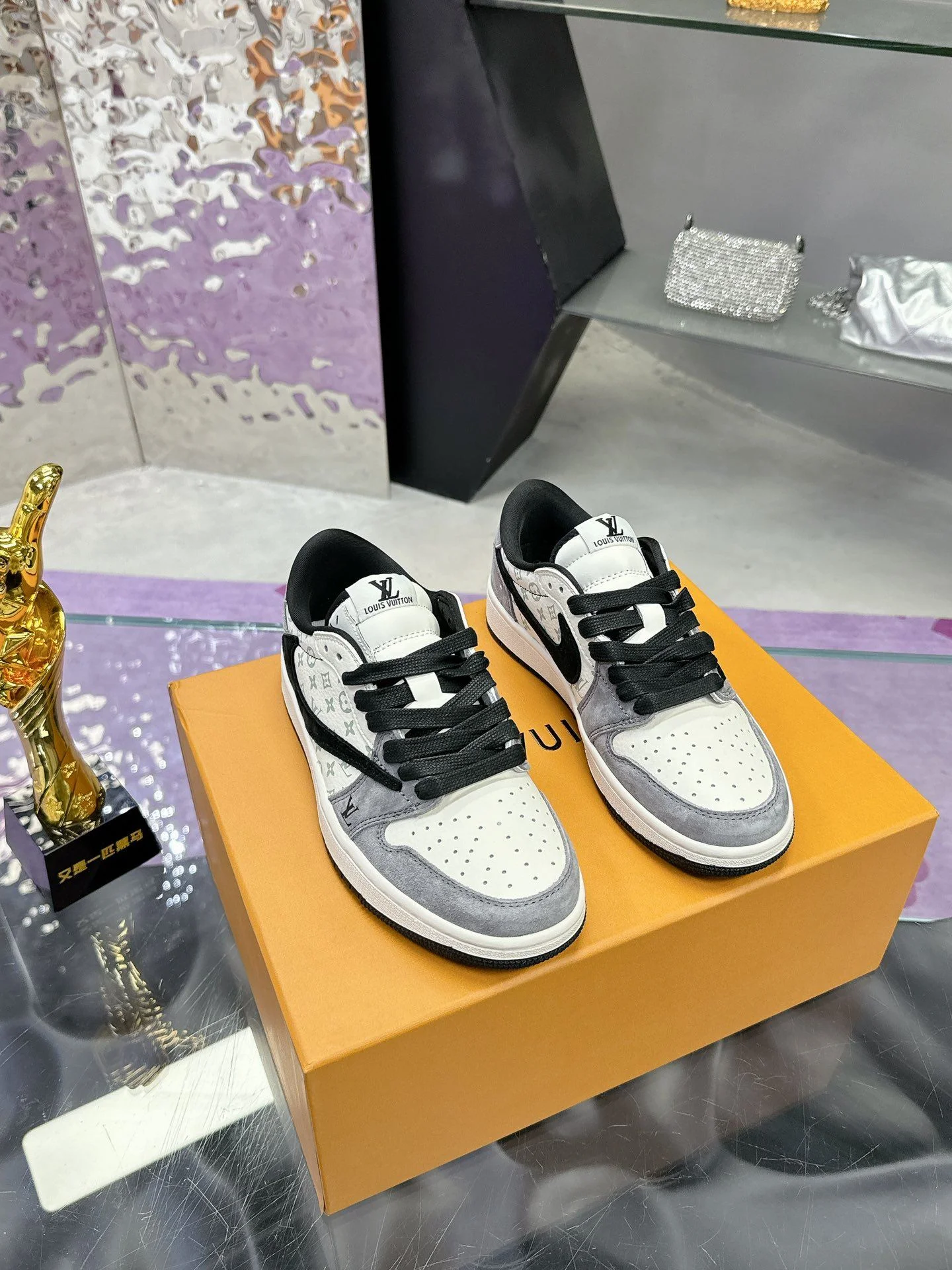 Louis Vuitton x Nike Shoes Practical 31383