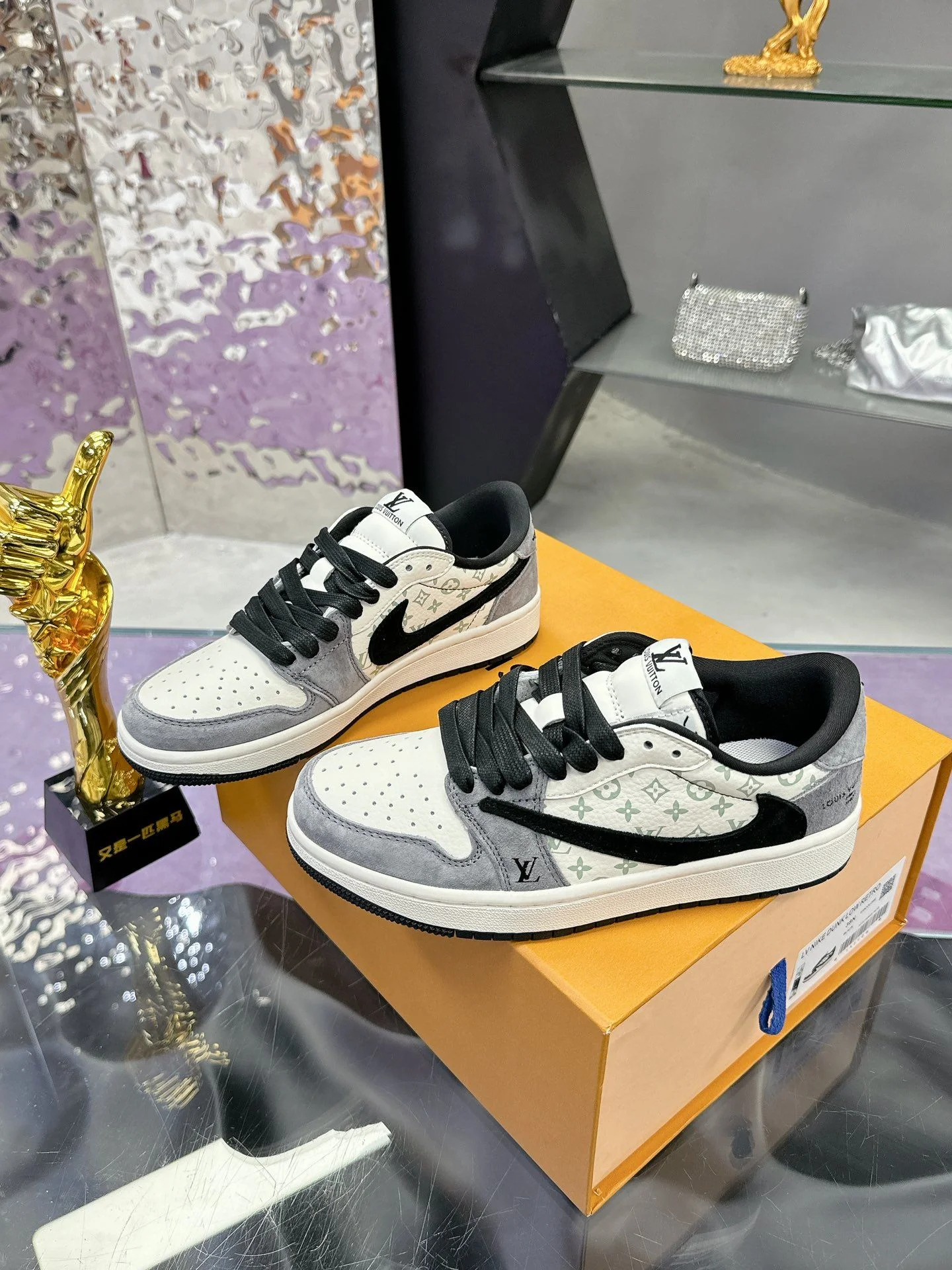 Louis Vuitton x Nike Shoes Practical 31383