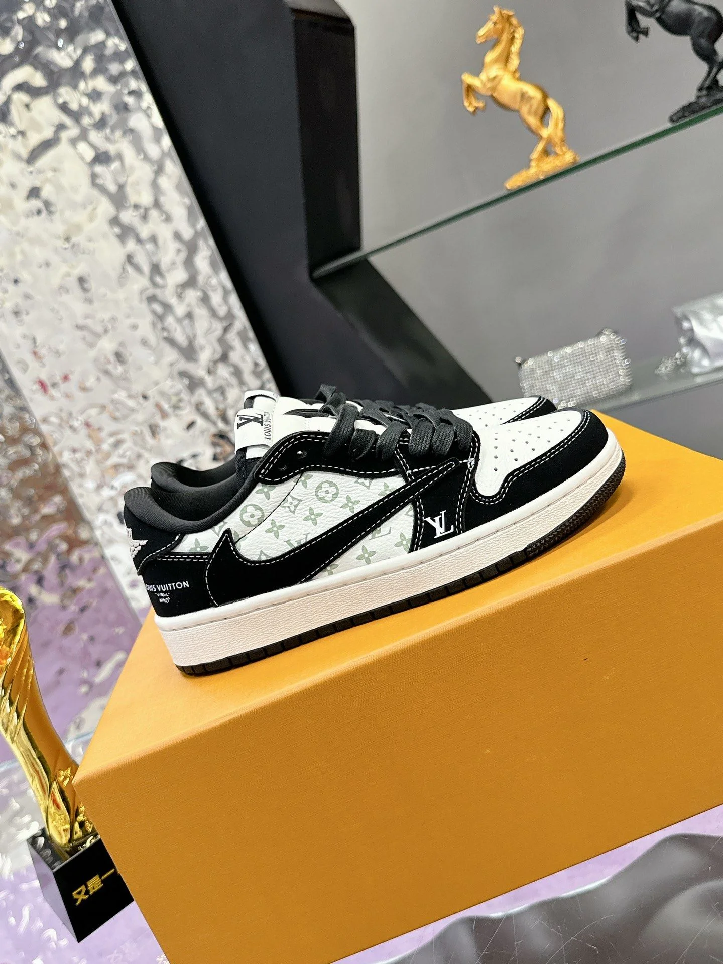 Louis Vuitton x Nike Shoes Compact 31360