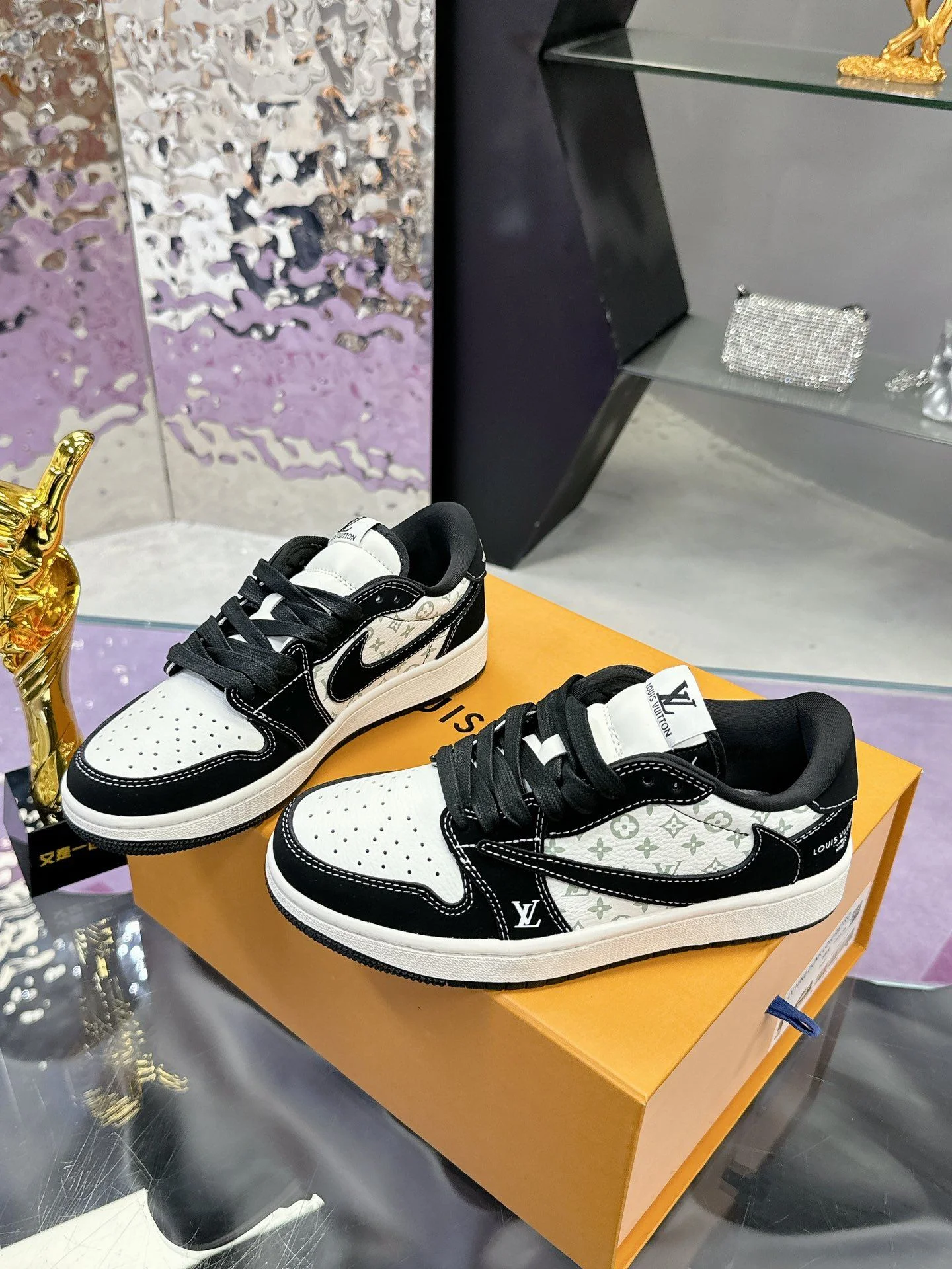 Louis Vuitton x Nike Shoes Compact 31360