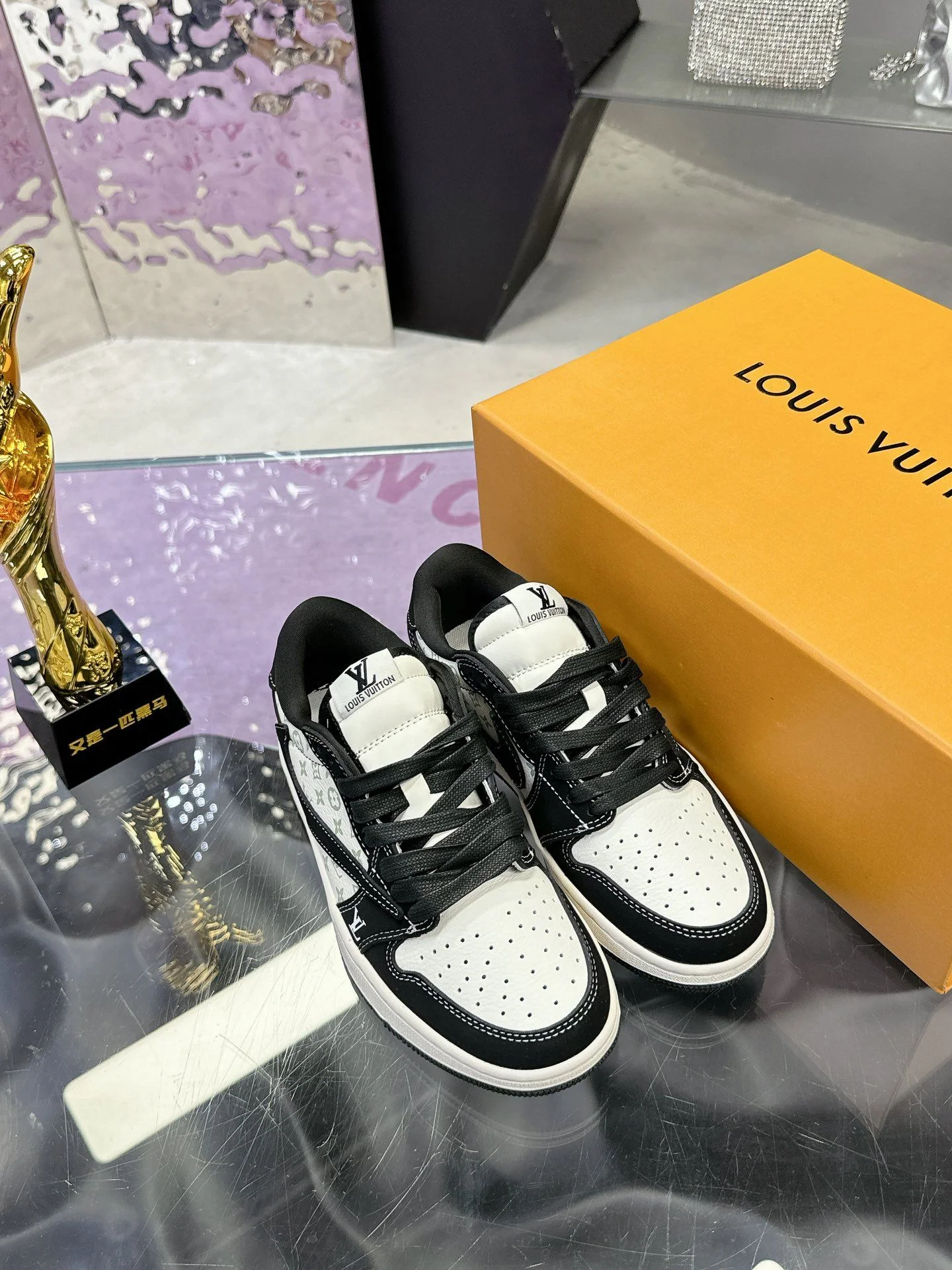 Louis Vuitton x Nike Shoes Compact 31360
