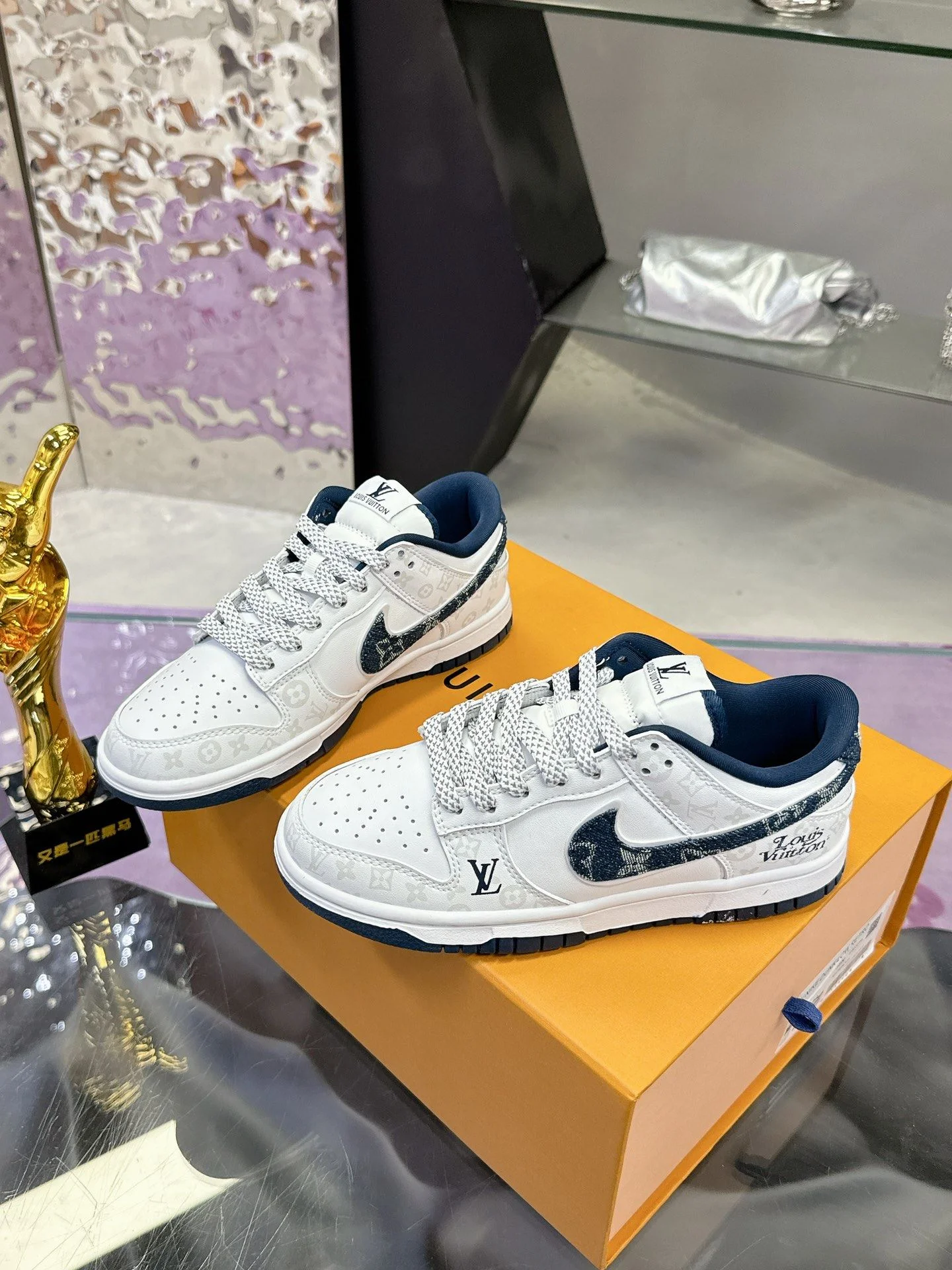 Louis Vuitton x Nike Shoes Colorful 31362