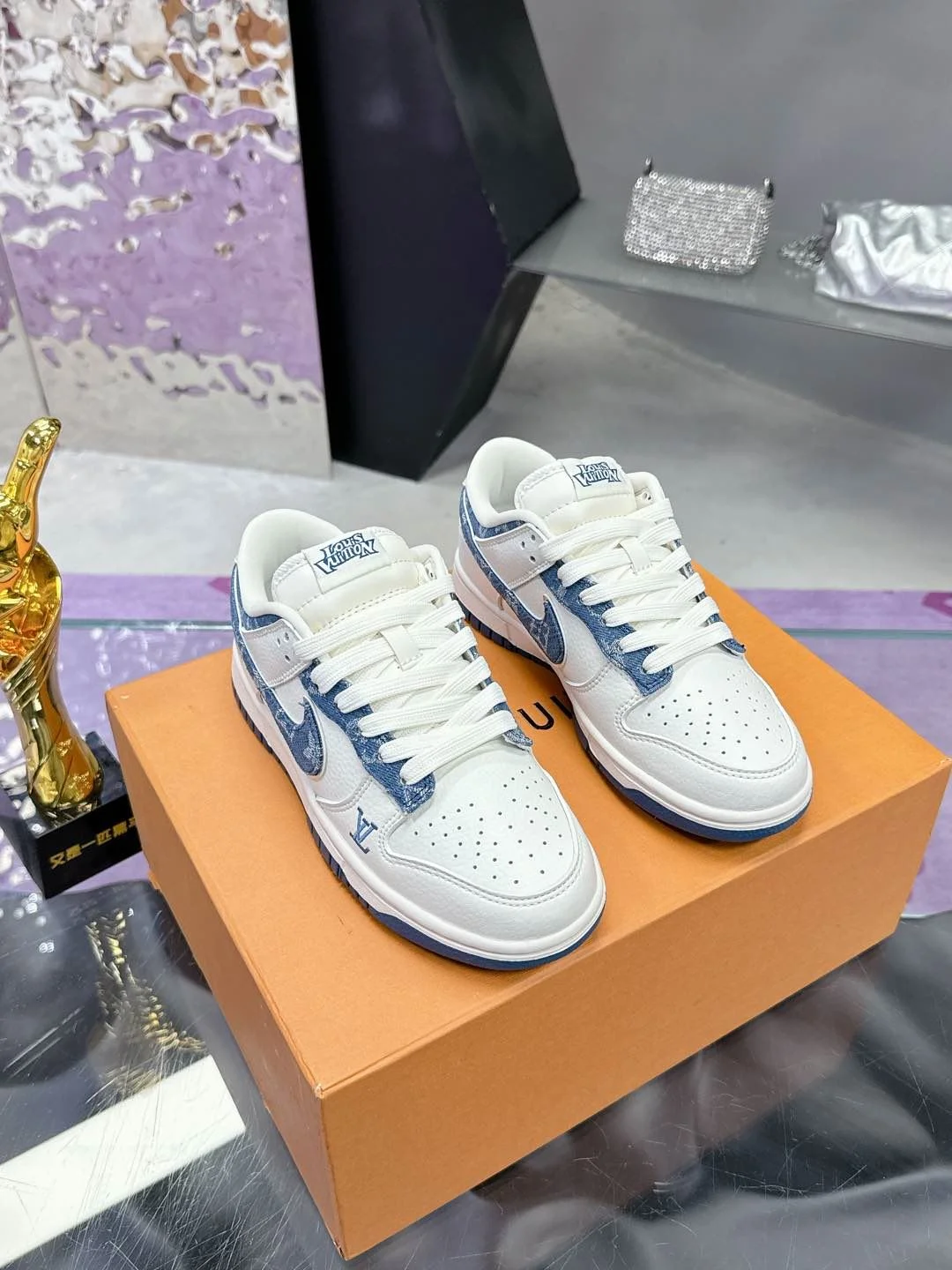 Colorful Louis Vuitton x Nike Shoes 31388