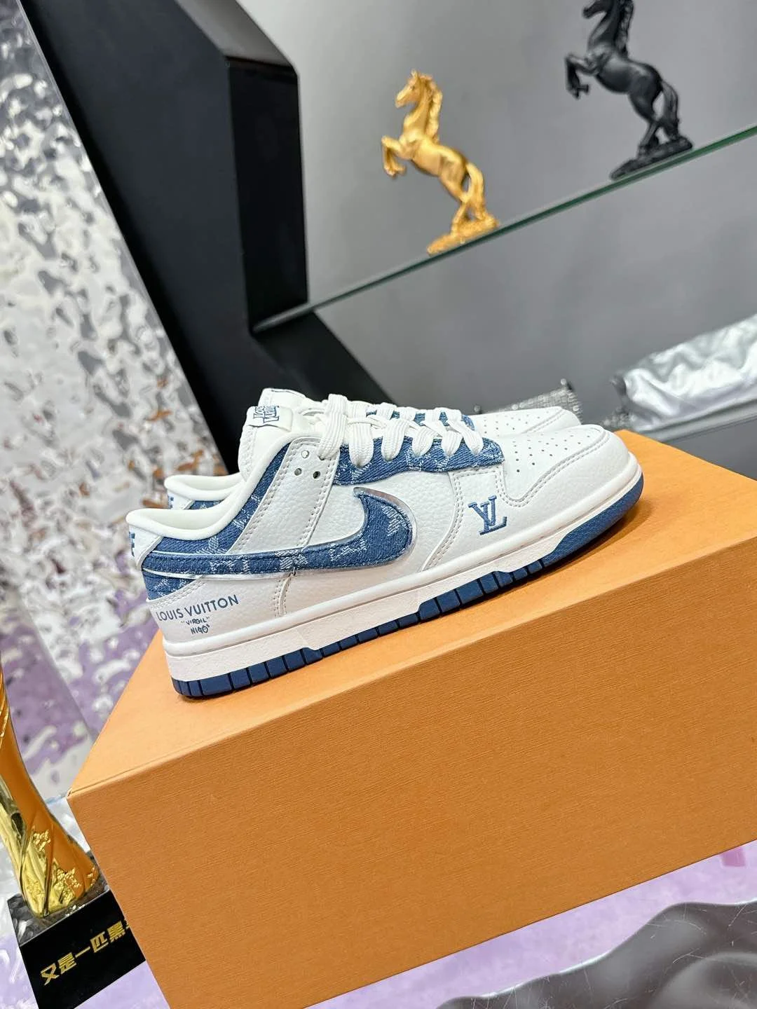 Colorful Louis Vuitton x Nike Shoes 31388