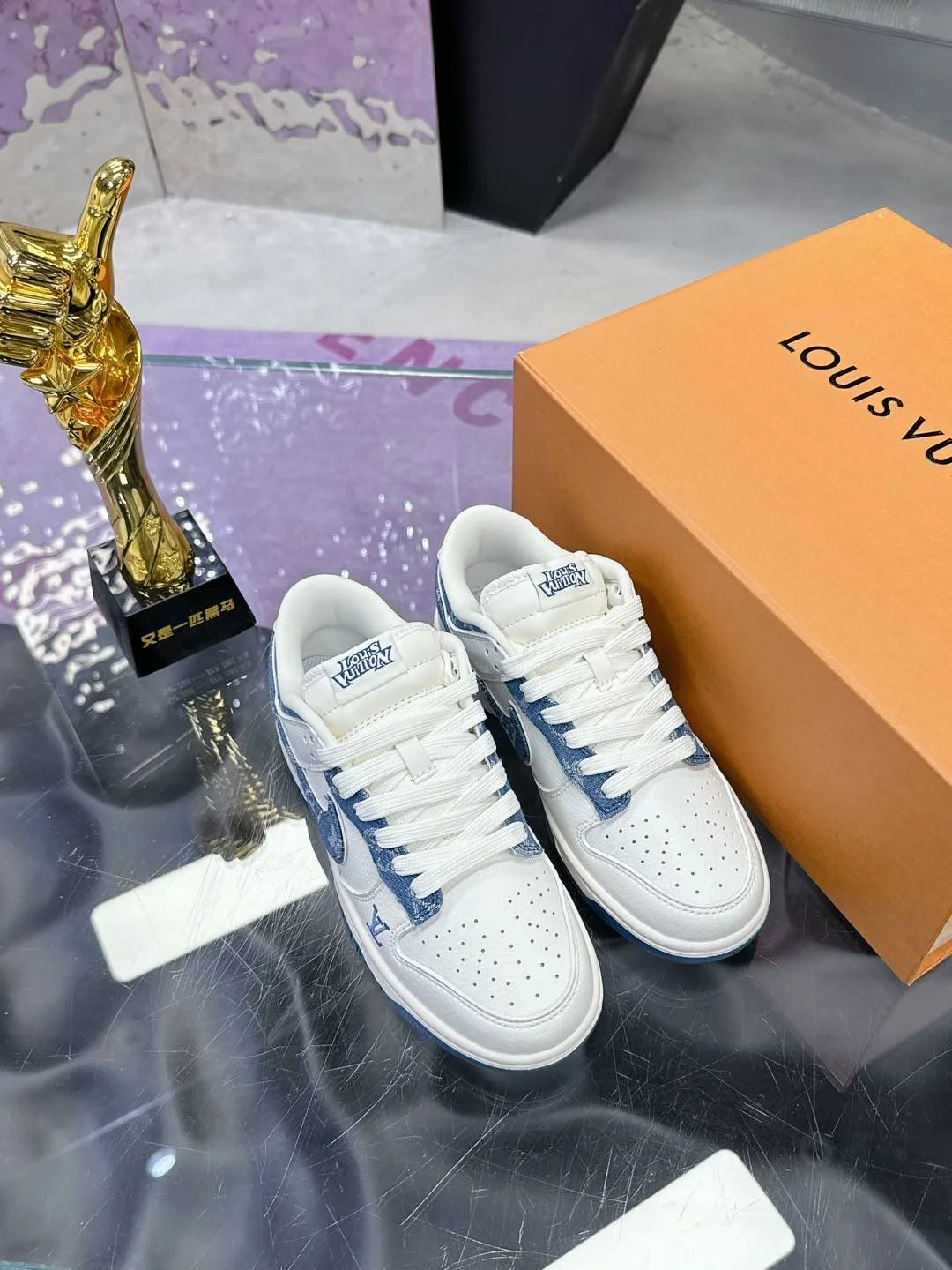 Colorful Louis Vuitton x Nike Shoes 31388