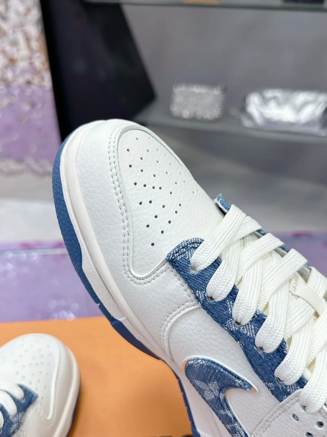 Colorful Louis Vuitton x Nike Shoes 31388