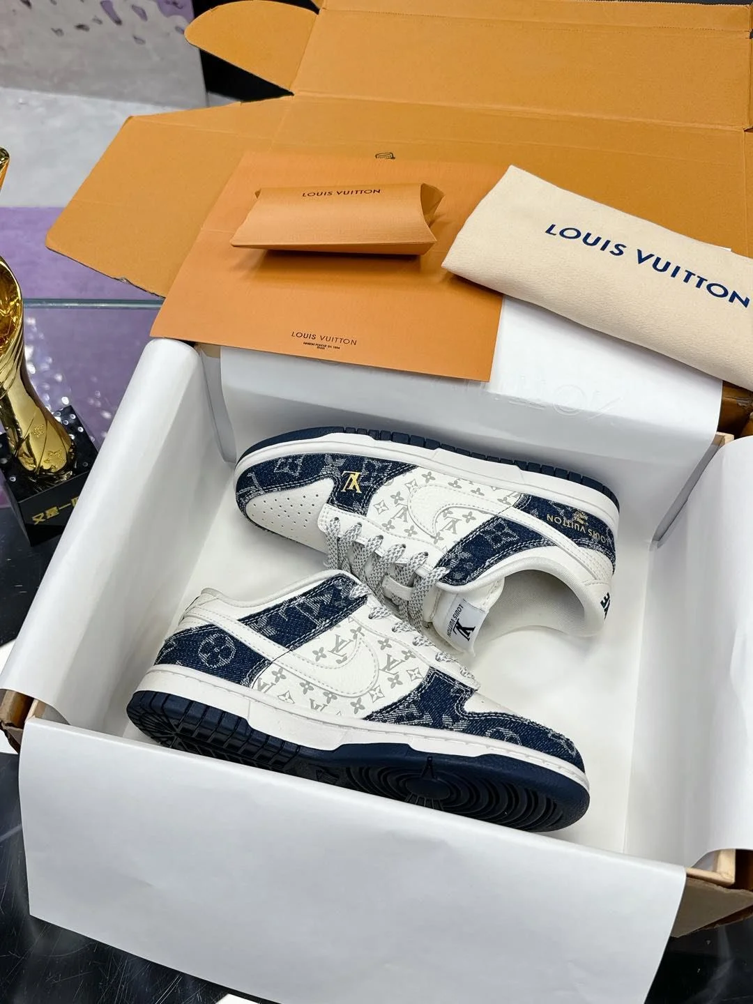 ZipUp Louis Vuitton x Nike Shoes 31365