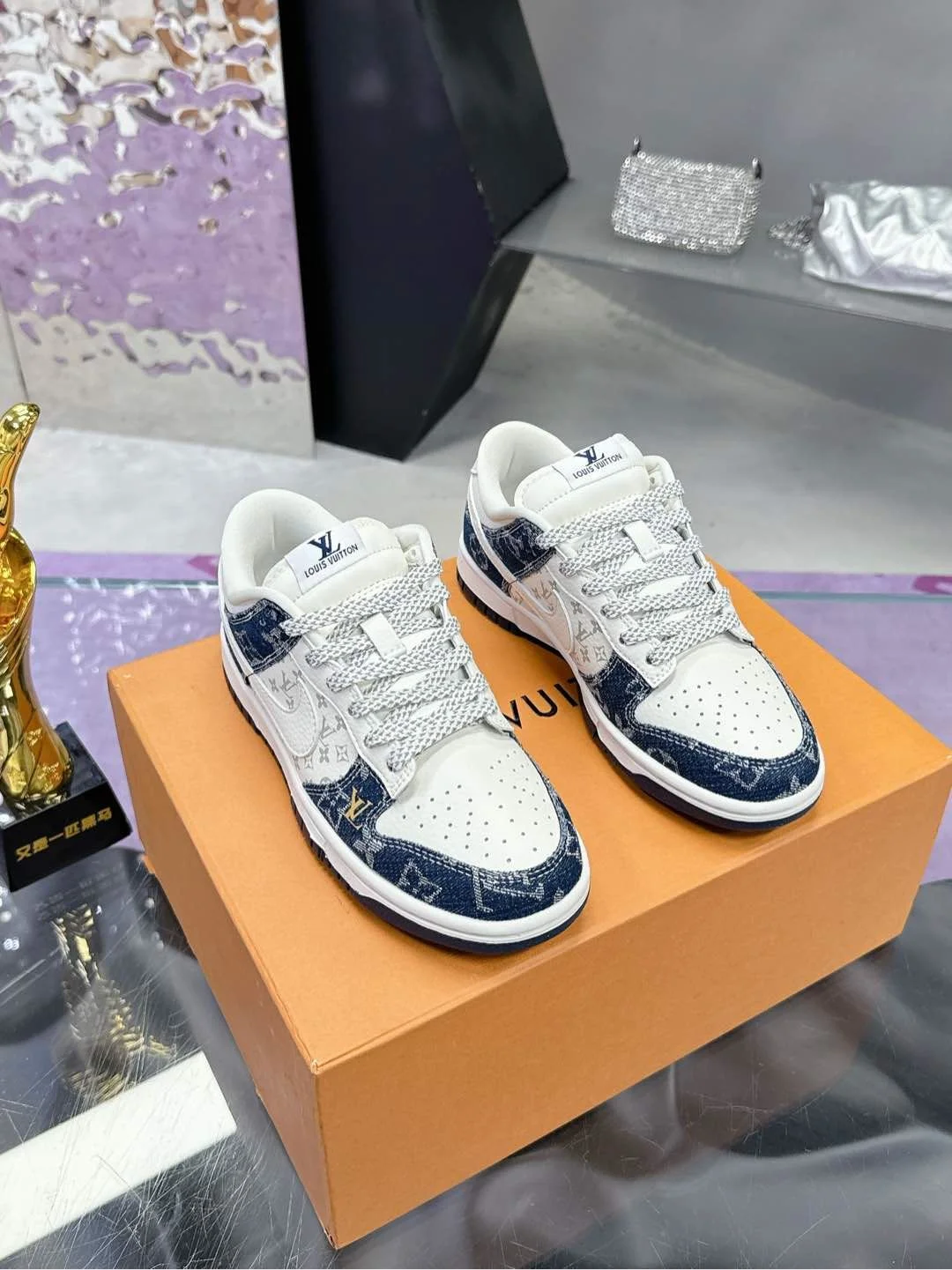 ZipUp Louis Vuitton x Nike Shoes 31365