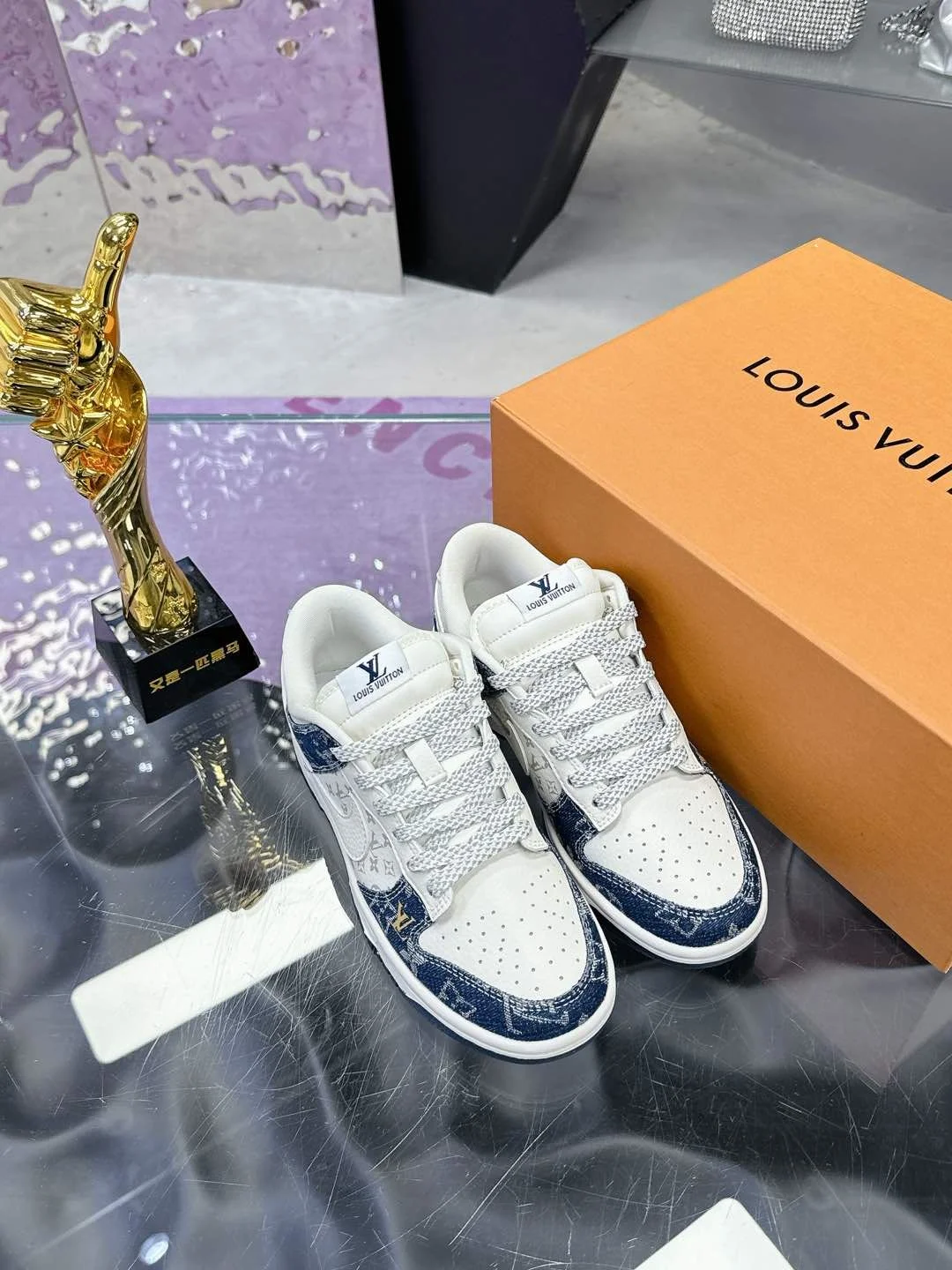 ZipUp Louis Vuitton x Nike Shoes 31365