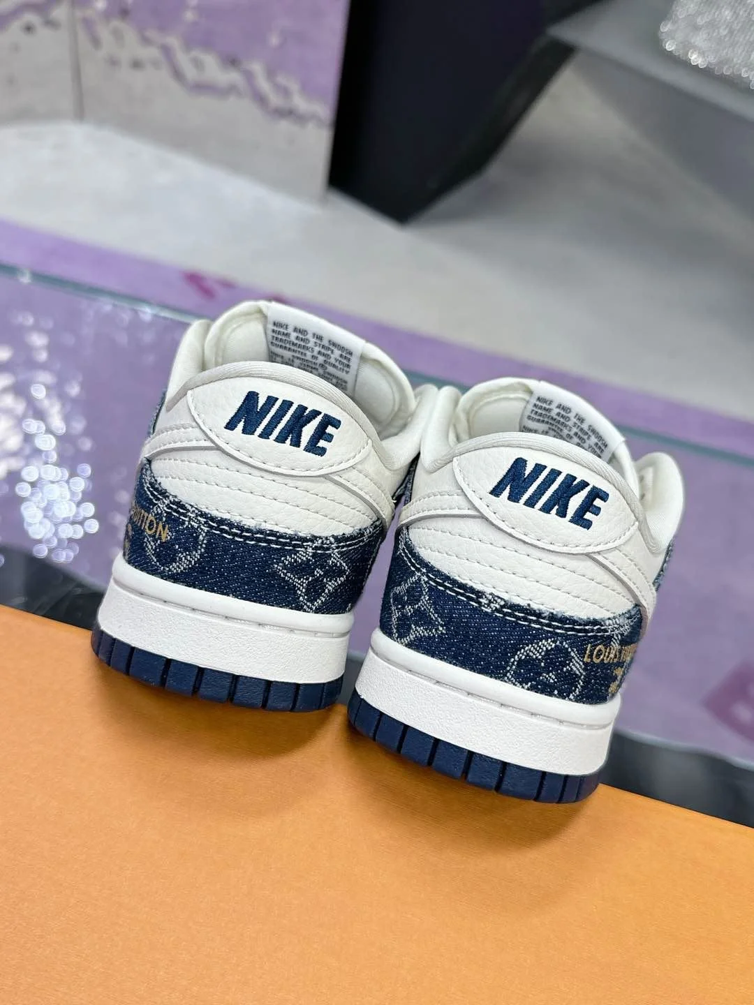 ZipUp Louis Vuitton x Nike Shoes 31365