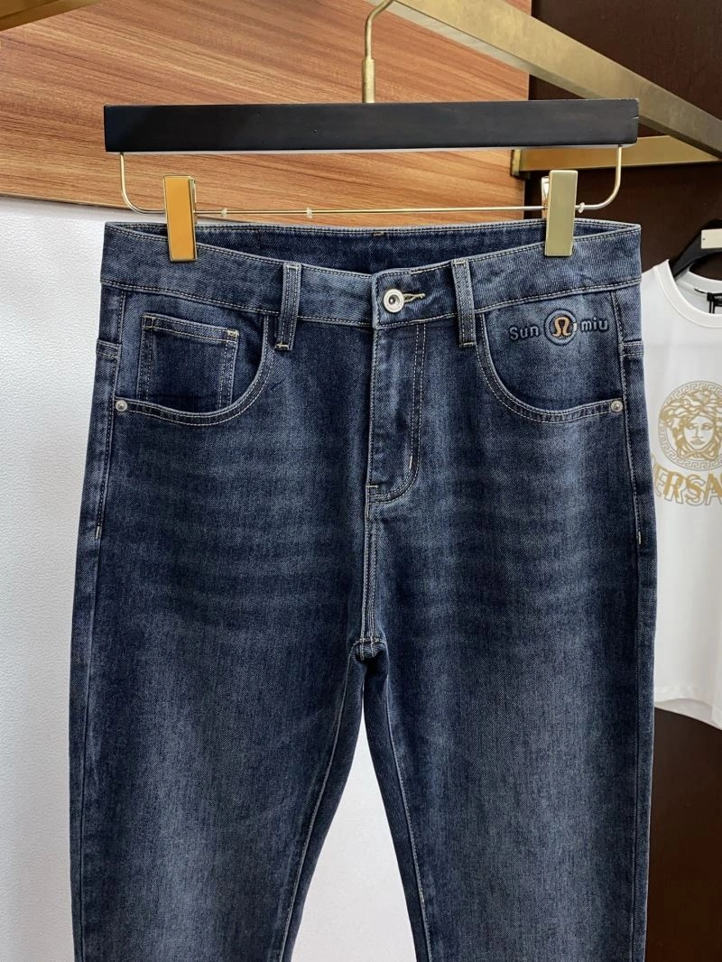 ModernLook Lululemon Jeans 160273