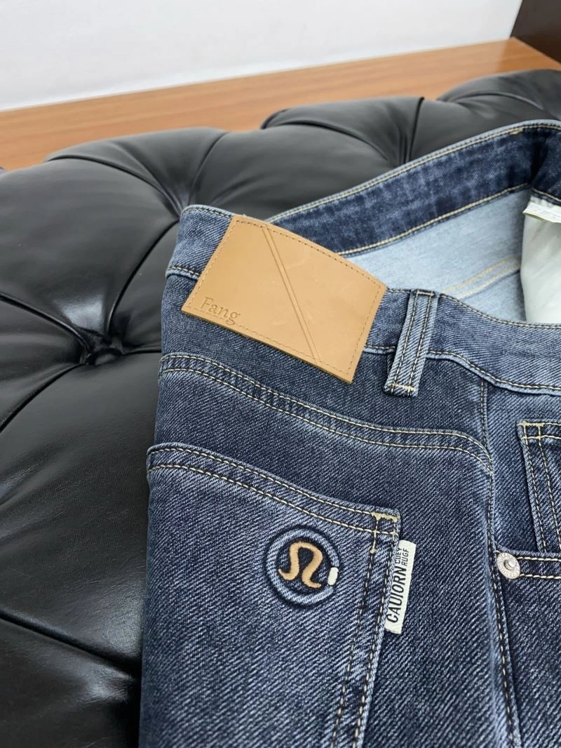 ModernLook Lululemon Jeans 160273