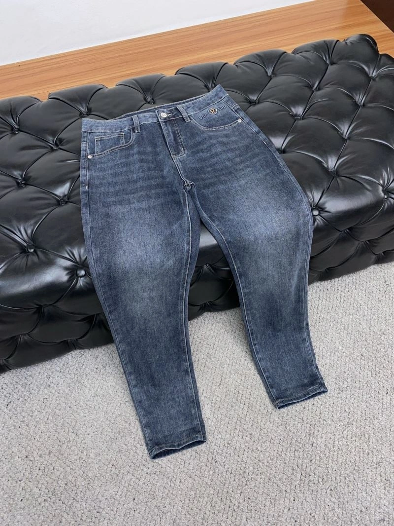 ModernLook Lululemon Jeans 160273