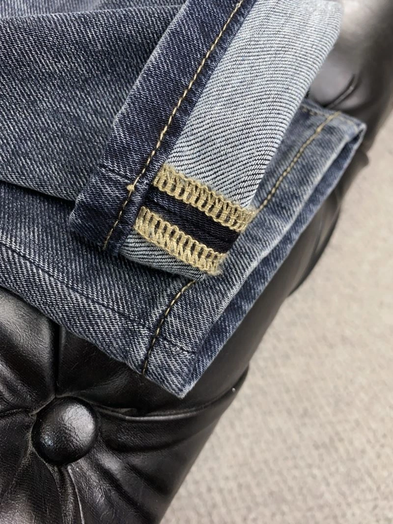 ModernLook Lululemon Jeans 160273