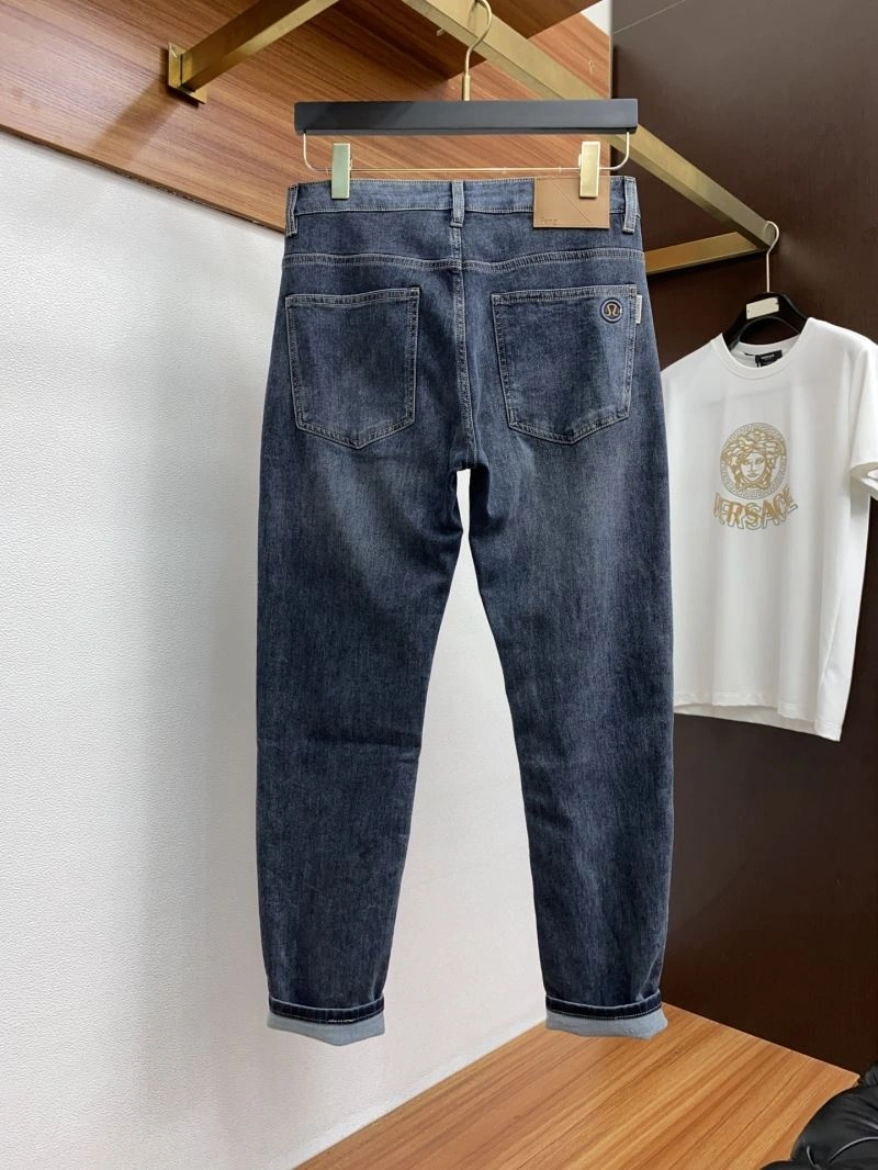 ModernLook Lululemon Jeans 160273