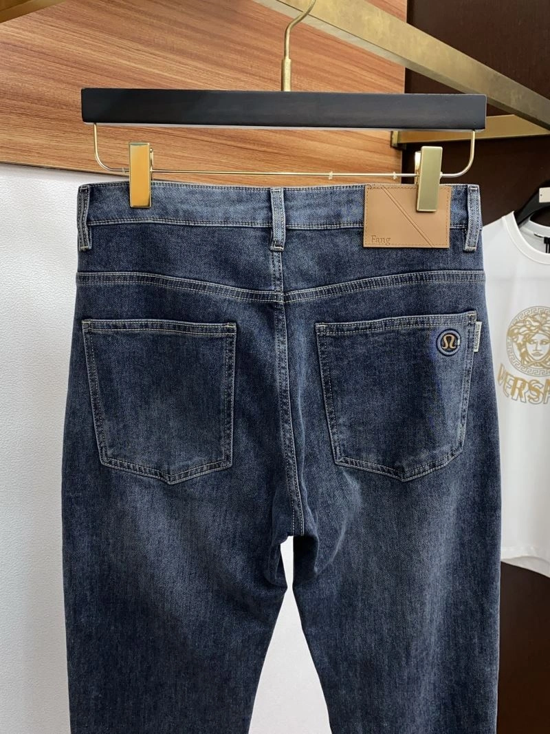 ModernLook Lululemon Jeans 160273
