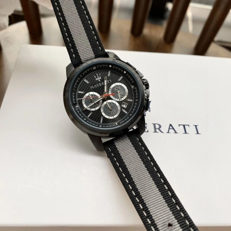 Sleek MASERATI Watches 190013