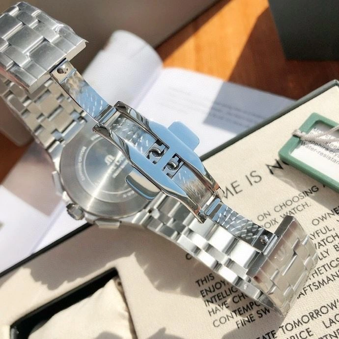 Neat MAURICE LACROIC Watches 190055