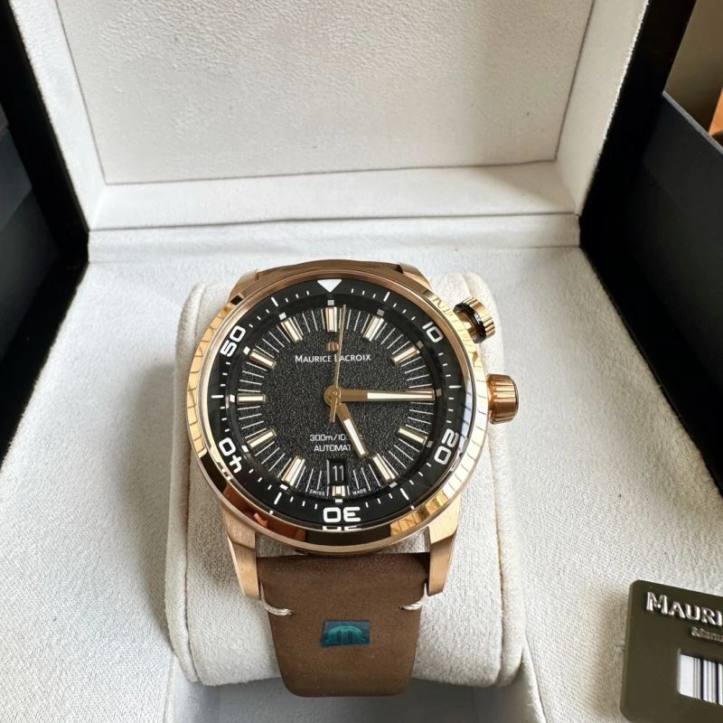 Sporty MAURICE LACROIC Watches 190072