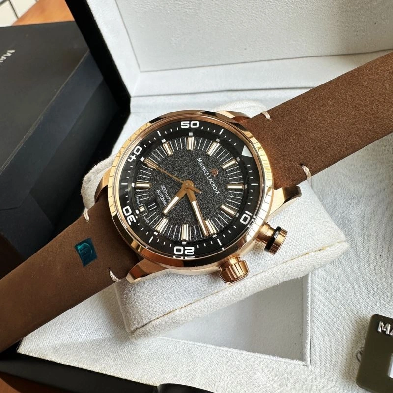 Sporty MAURICE LACROIC Watches 190072