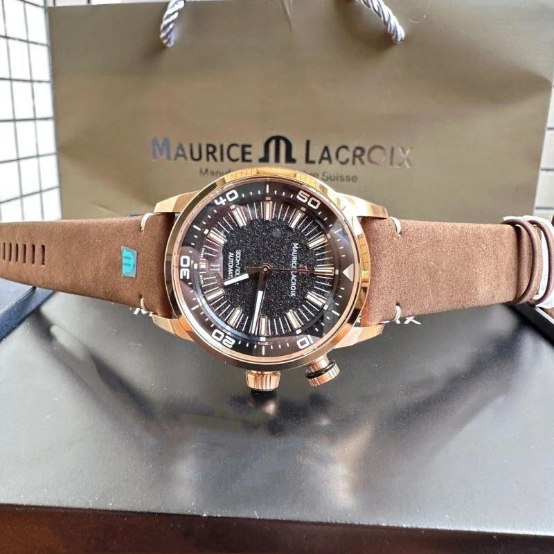 Sporty MAURICE LACROIC Watches 190072
