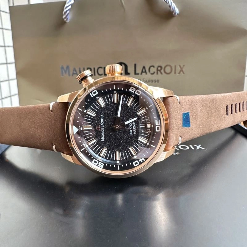Sporty MAURICE LACROIC Watches 190072