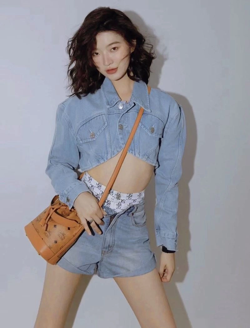 MCM Bucket Bags Sleek 63840