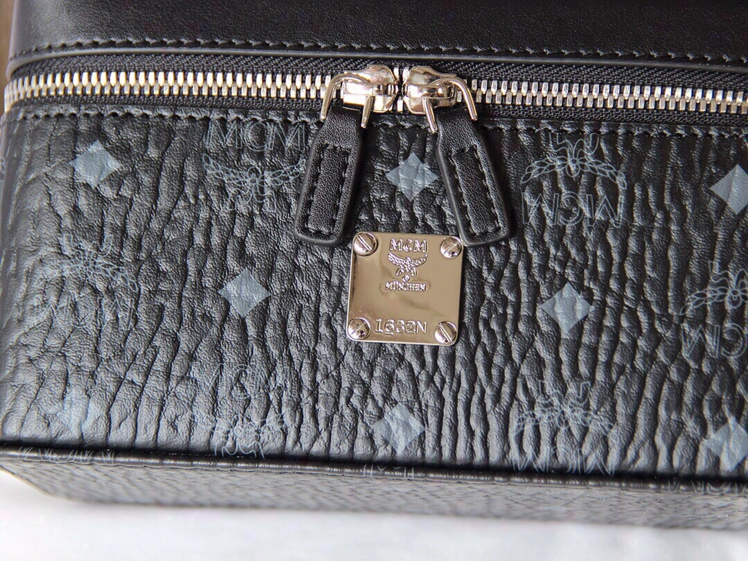 ComfortFit MCM Cosmetic Bags 79038