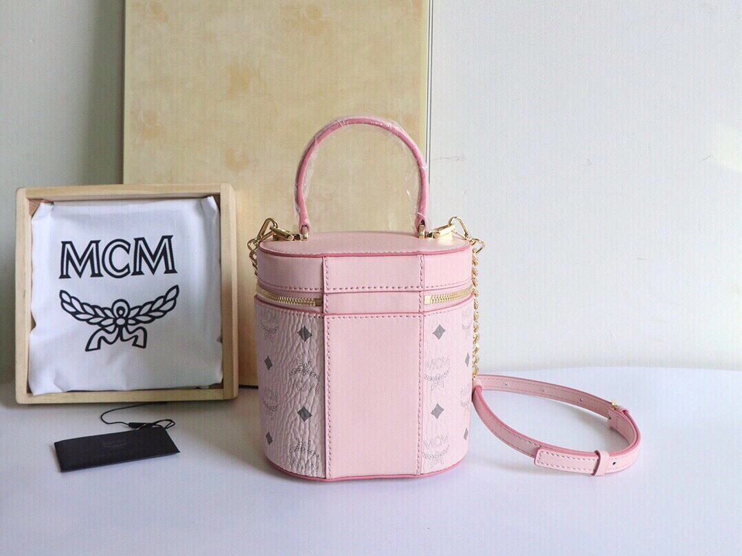 MCM Cosmetic Bags Durable 90525