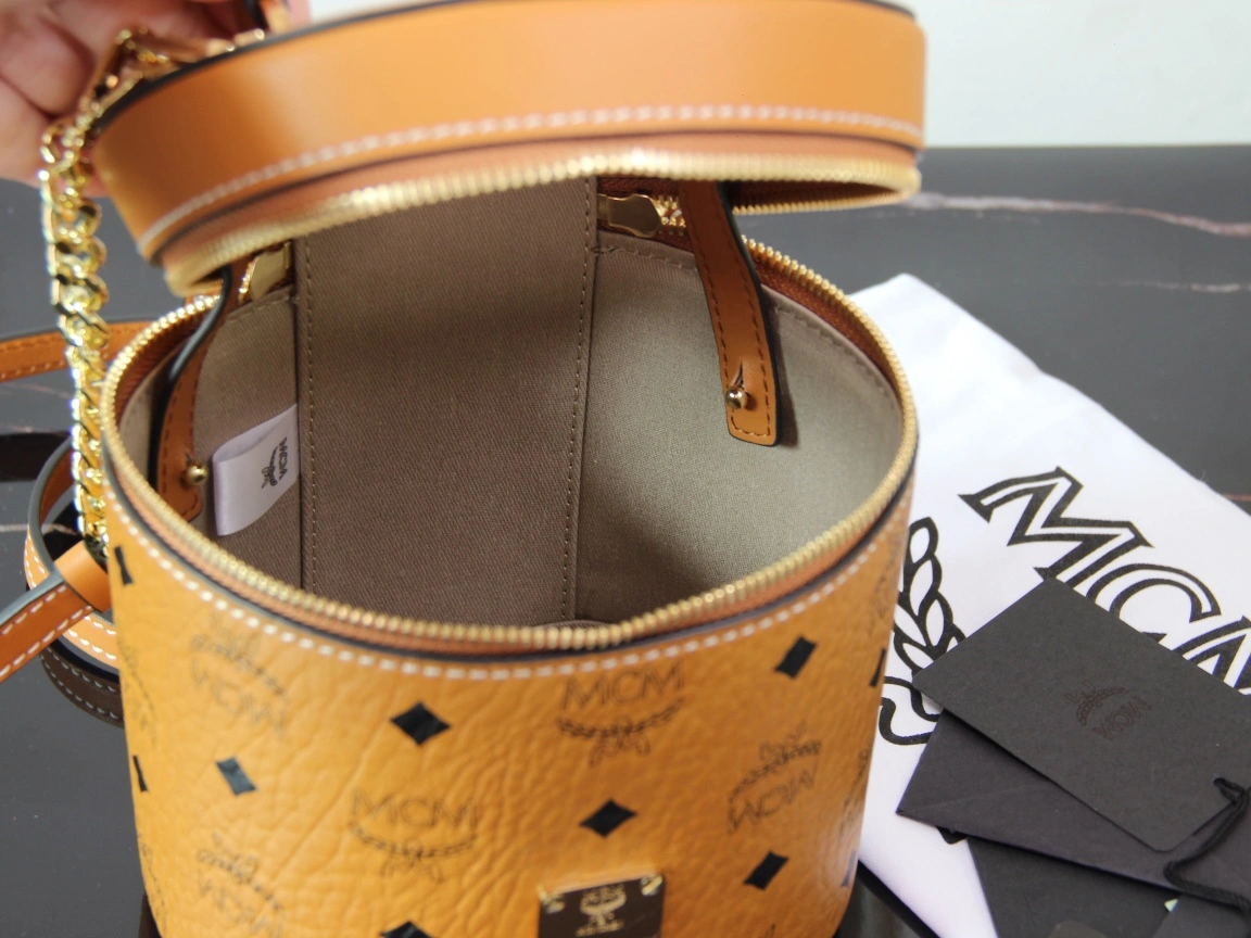 MCM Cosmetic Bags Fashionable 90550