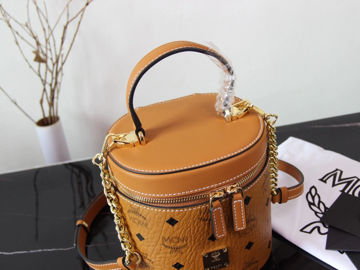 MCM Cosmetic Bags Fashionable 90550