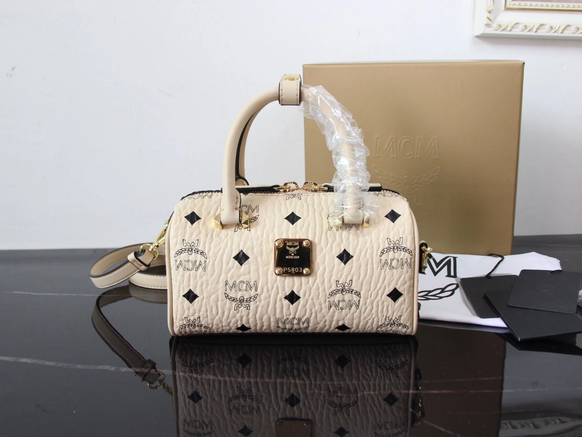 Elegant MCM Pillow Bags 90552