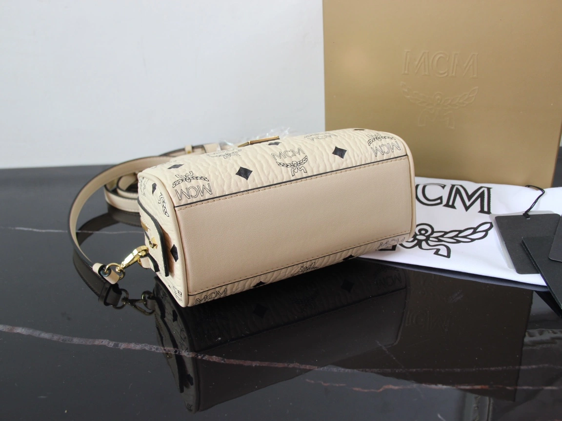 Elegant MCM Pillow Bags 90552