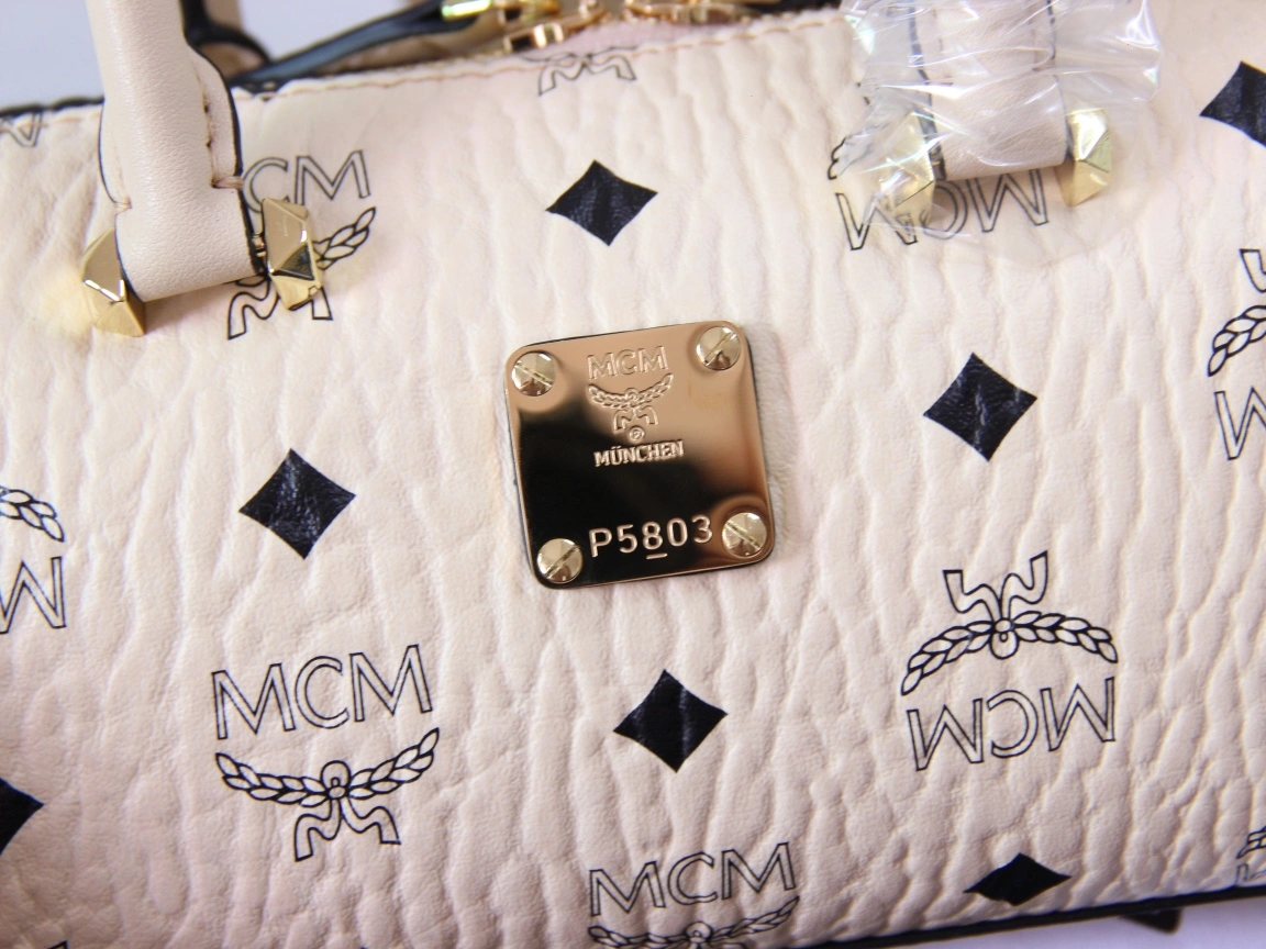 Elegant MCM Pillow Bags 90552