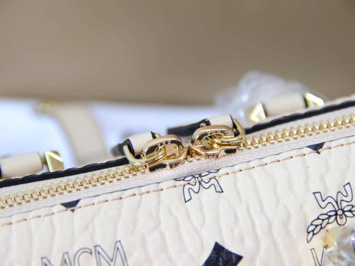 Elegant MCM Pillow Bags 90552