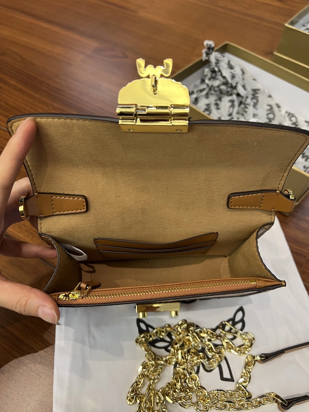 MCM Satchel Bags RelaxedFit 90477