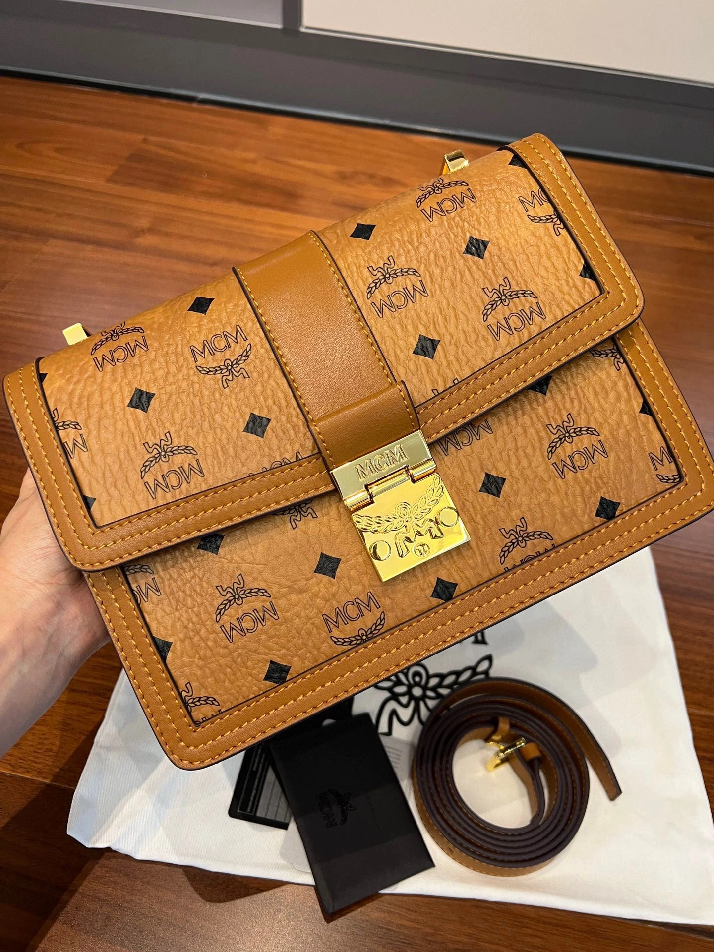 MCM Satchel Bags Chic 79031