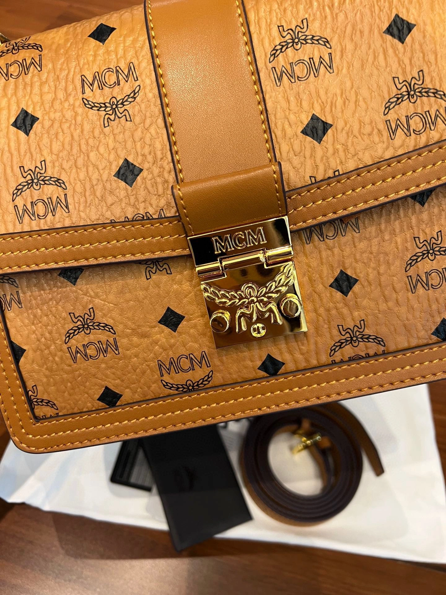 MCM Satchel Bags Chic 79031