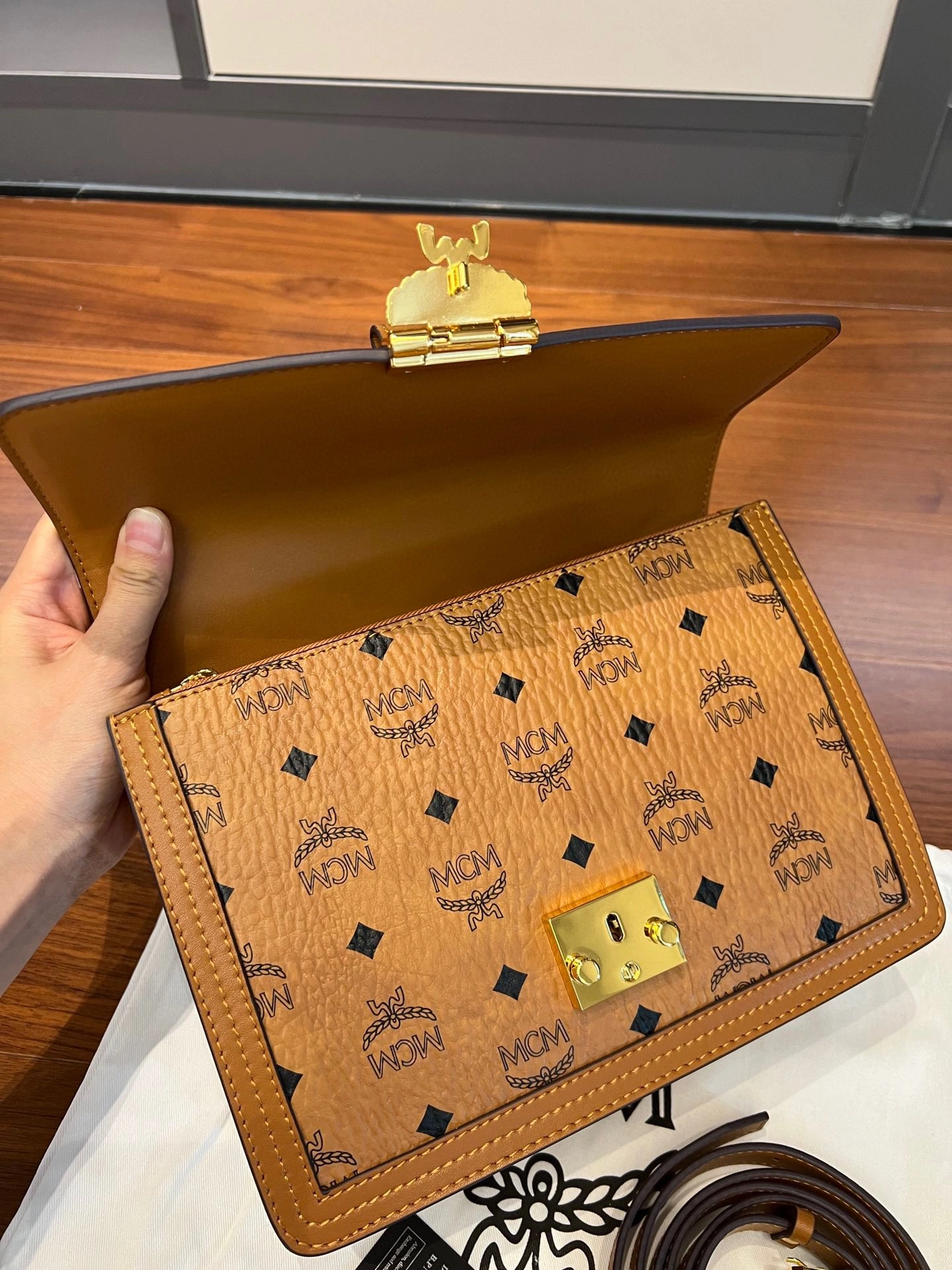 MCM Satchel Bags Chic 79031