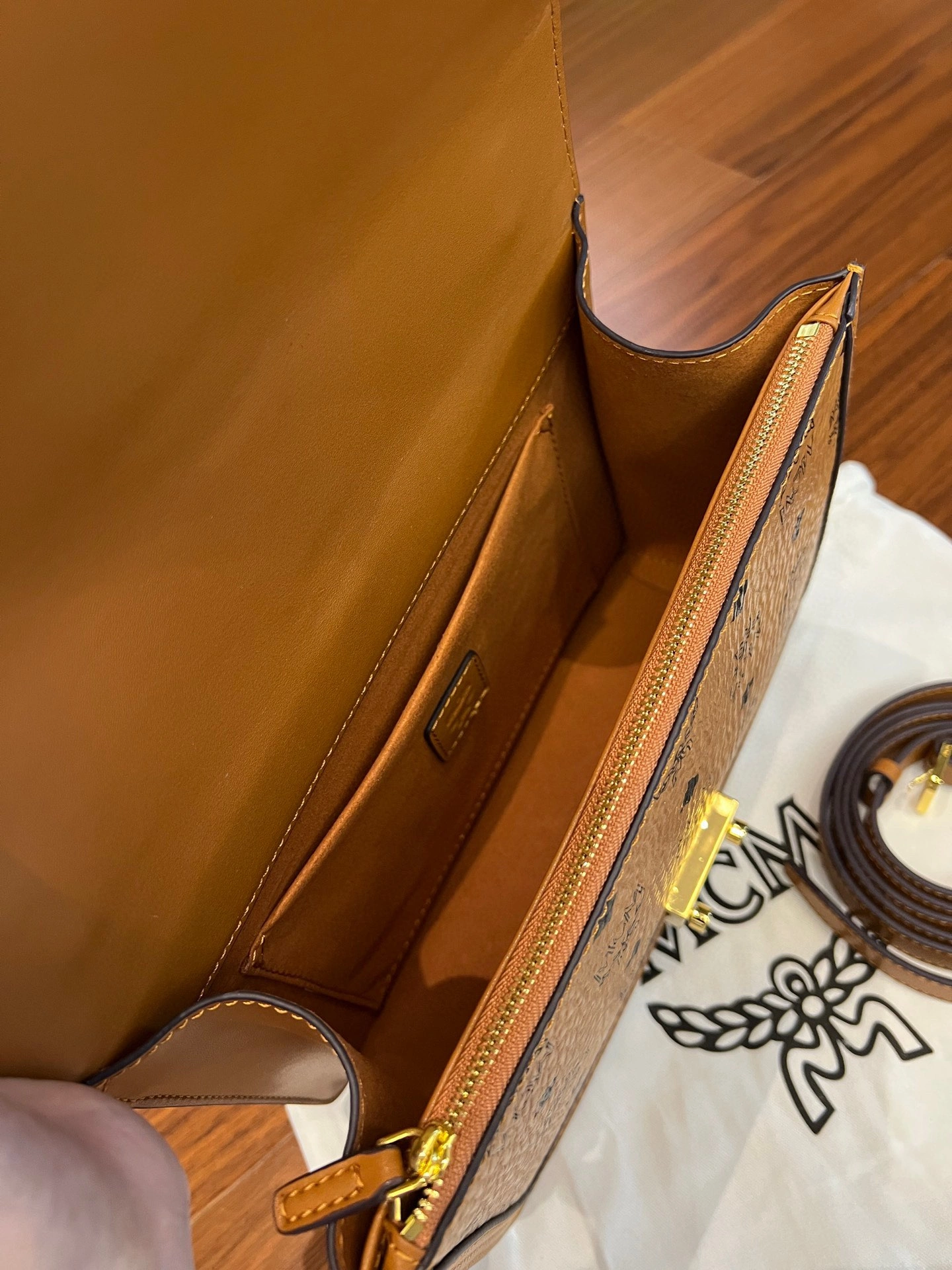 MCM Satchel Bags Chic 79031