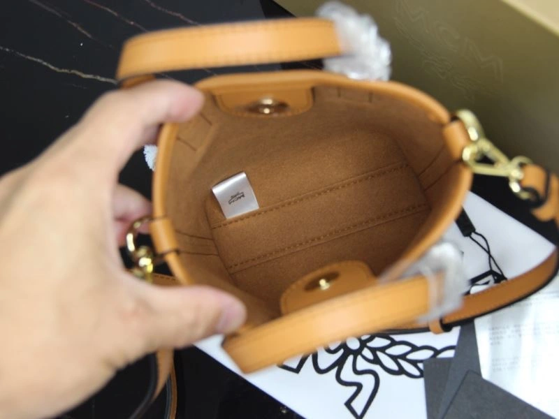 Comfortable MCM Shopping Bags 89678