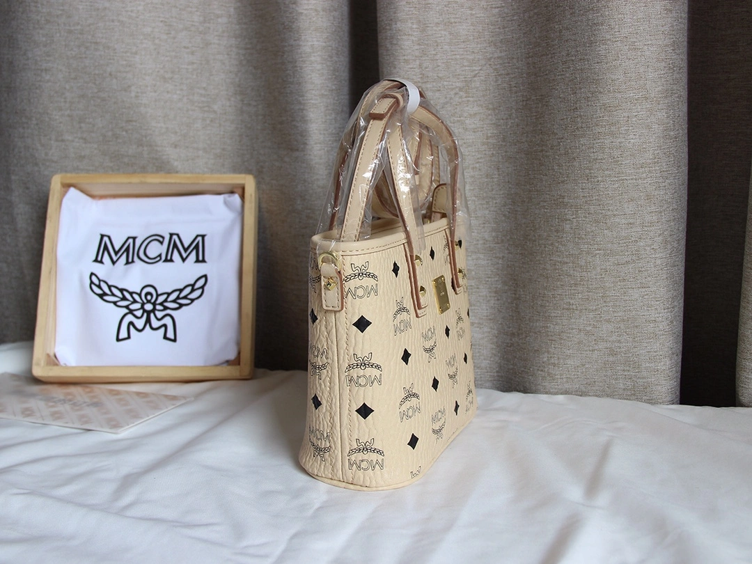 HighQuality MCM Shopping Bags 90451