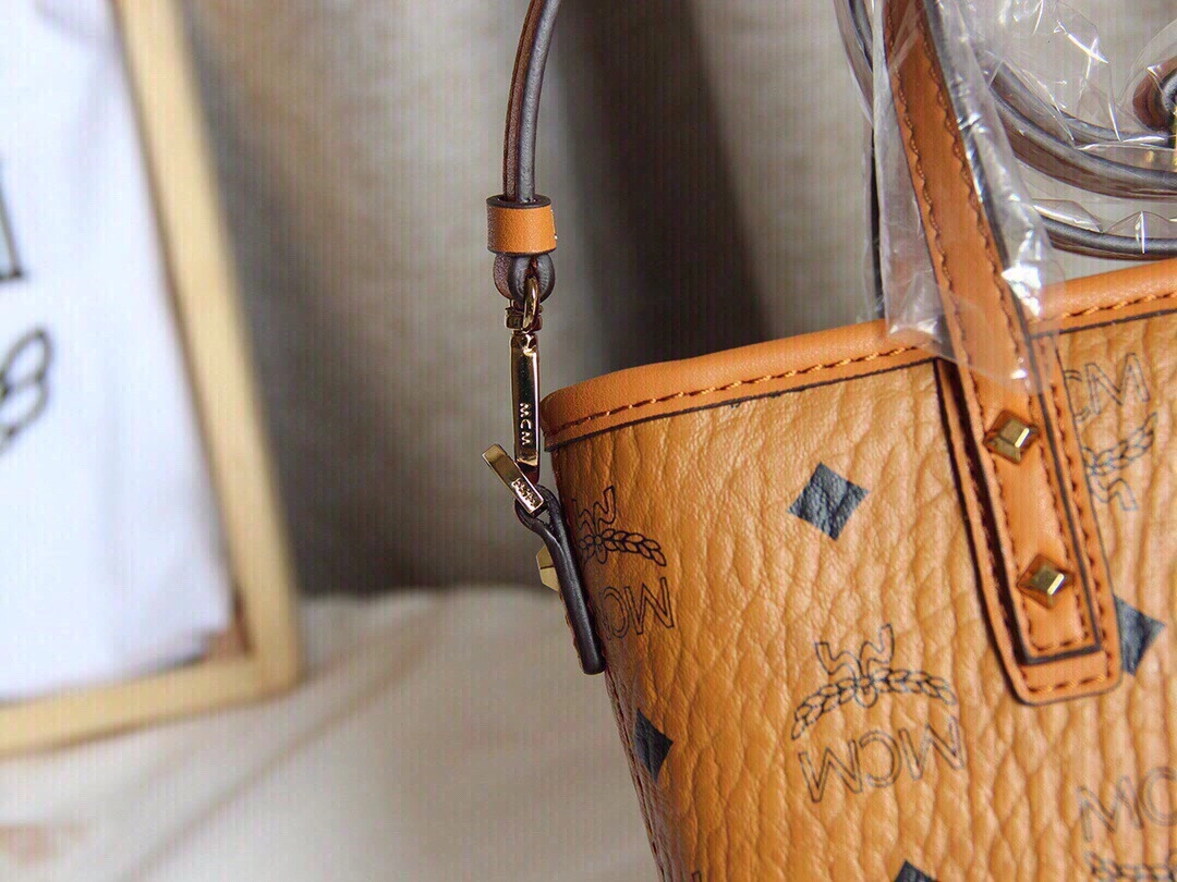 Reliable MCM Shopping Bags 90456