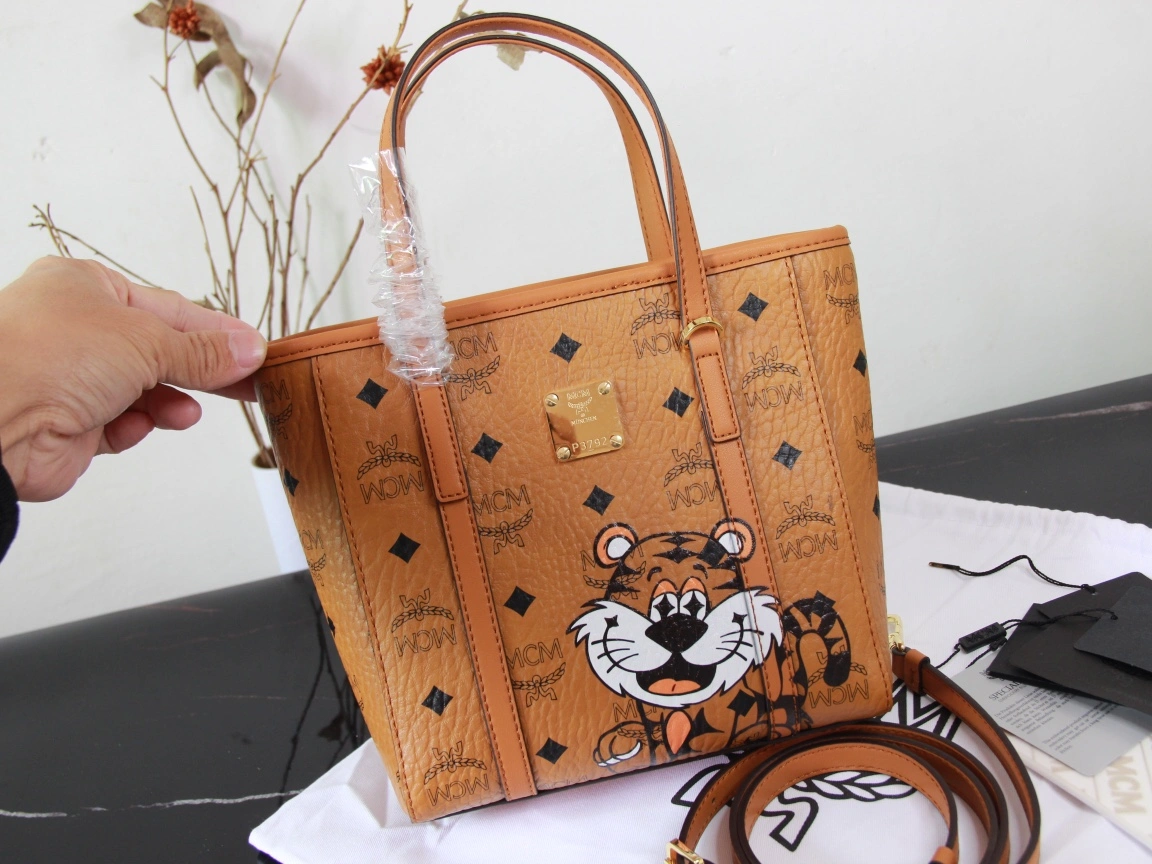 MCM Shopping Bags OnTrend 90493