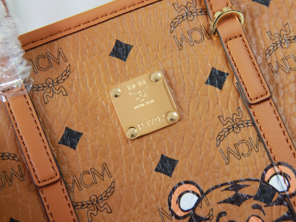 MCM Shopping Bags OnTrend 90493
